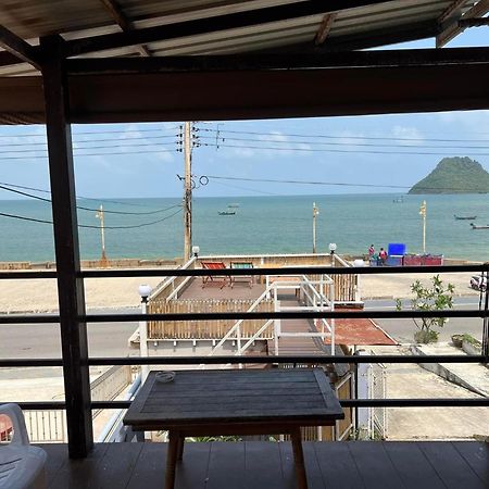 쁘라쭈압키리칸 Grandmabalcony B&B 외부 사진