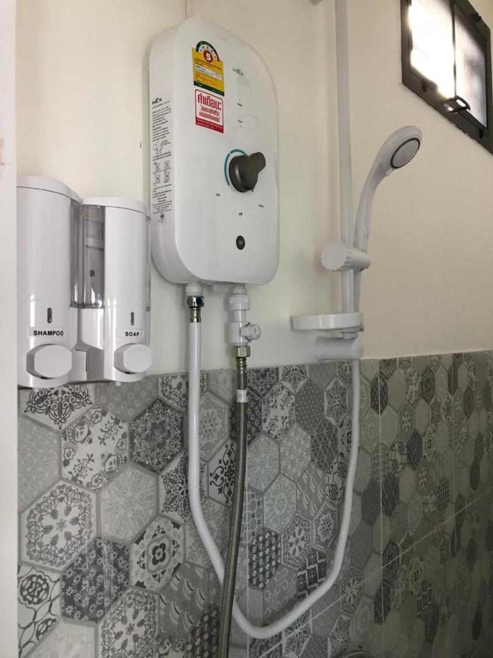 쁘라쭈압키리칸 Grandmabalcony B&B 외부 사진